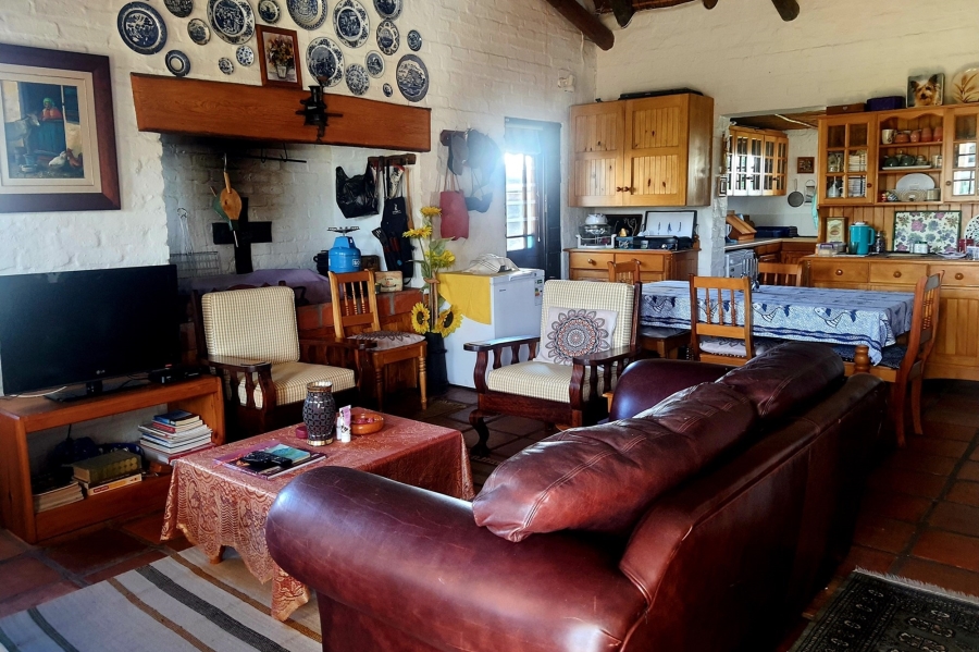 4 Bedroom Property for Sale in Boggomsbaai Western Cape